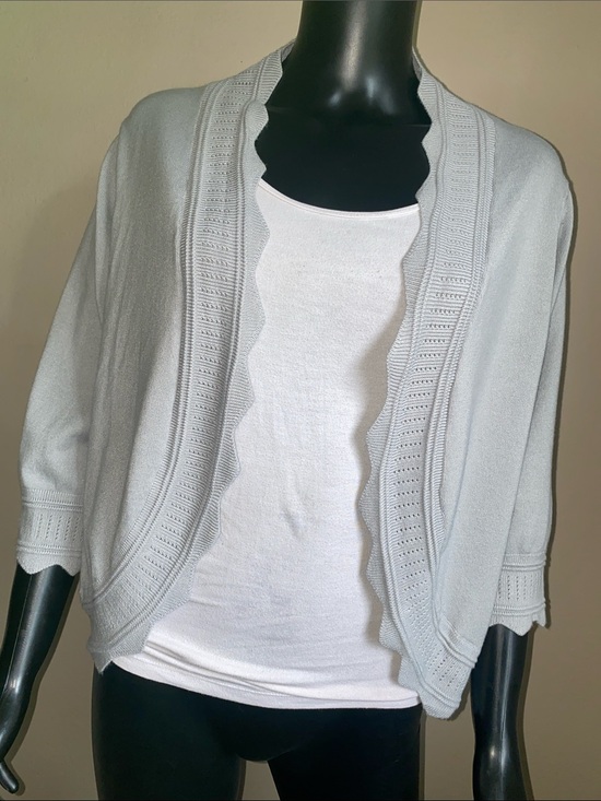 Grecerelle Sweaters - Women's Open-Front Scalloped Trim Cardigan - Light Gray
